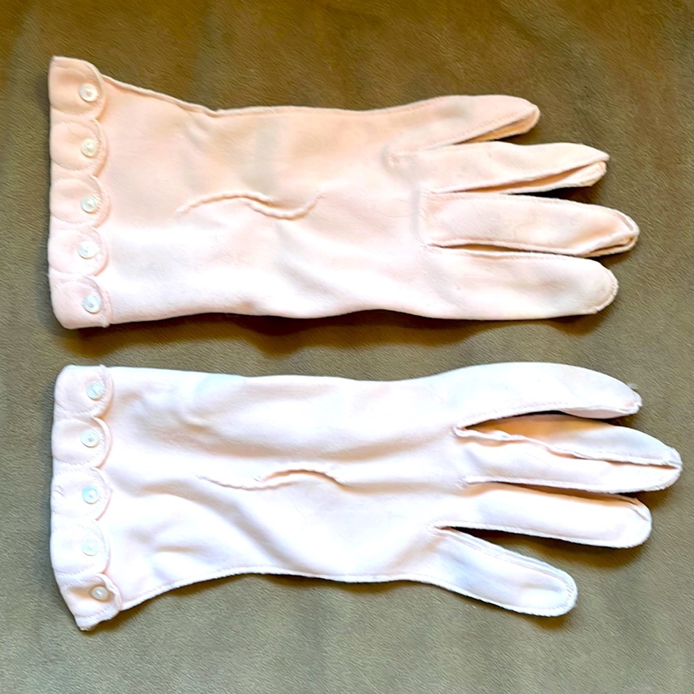 Vintage pale pink cotton‎ gloves